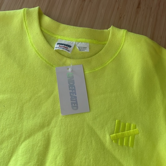 Brand  new with tags undefeated pull over sweat shirt in neon yellow - Picture 12 of 15